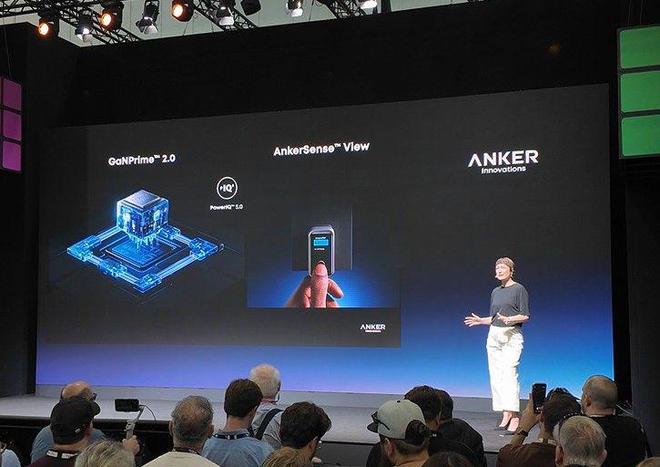 先出牌！强悍充电产品外这款派对神器太酷了j9九游会登录Anker安克IFA25率(图2)
